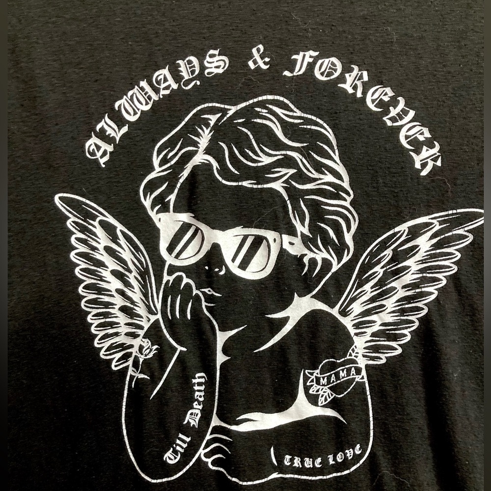 Baroque Tattooed Cherub Graphic T-shirt Size M